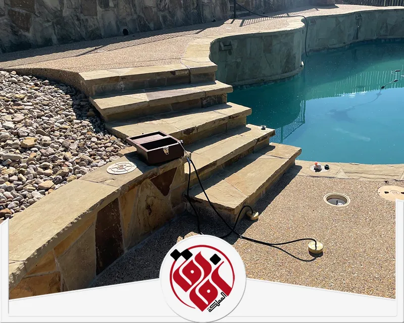 تركيب عزل حمامات سباحة بالدمام 0559915333 أفاق المملكة للعوازل فني متخصص بالكشف عن تسربات المسابح بالدمام بدقة وسرعة لضمان صيانة مثالية.