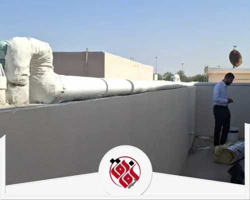 عزل مواسير التكييف بسيهات 0559915333 موقع افاق تُظهر الصورة مهارة فريق آفاق في عزل مواسير التكييف والمياه، مما يساهم بشكل كبير في حماية الأنابيب.